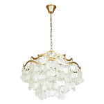Люстра подвесная с белыми перламутровыми подвесками и изогнутыми золотистыми элементами Диаметр 60 см SHELL Chandelier варинант исполнения - 1 | Loft Concept в Костроме