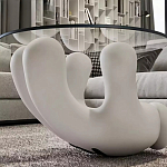 Дизайнерский журнальный стол с круглой прозрачной столешницей на белом фигурном основании Luqak варинант исполнения - 4 | Loft Concept в Костроме