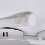 Люстра белого цвета с тремя изогнутыми светодиоидными плафонами Luke Lampco Tracer Lamp варинант исполнения - 7 | Loft Concept в Костроме