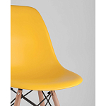 Пластиковый стул на ножках из массива бука Eames Yellow варинант исполнения - 2 | Loft Concept в Костроме