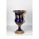 Ваза темно-синего цвета из фарфора с бронзовыми ручками в виде фигур Eden Garden porcelain and bronze варинант исполнения - 1 | Loft Concept в Костроме