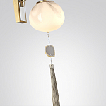 Бра с шарообразным плафоном из белого стекла с подвеской из камня Agatelle варинант исполнения - 5 | Loft Concept в Костроме