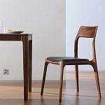 Стул деревянный с мягким сиденьем из черной натуральной кожи Moon Walnut Furniture варинант исполнения - 5 | Loft Concept в Костроме