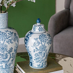 Ваза с крышкой и голубым цветочным рисунком на белом фоне Blue & White Ornament варинант исполнения - 4 | Loft Concept в Костроме