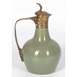 Кувшин зеленого цвета из фарфора с бронзовой крышкой и изогнутой ручкой Eden Garden porcelain and bronze варинант исполнения - 1 | Loft Concept в Костроме
