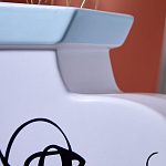 Ваза плоская белая с абстрактными черными линиями в форме лиц Faces of Imagination варинант исполнения - 5 | Loft Concept в Костроме