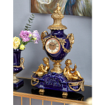 Часы настольные из темно-синего фарфора с бронзовыми фигурками и декоративными элементами Eden Garden варинант исполнения - 4 | Loft Concept в Костроме