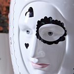 Ваза с декоративными лицами и графическими элементами в виде сердец и символов Faces of Imagination варинант исполнения - 6 | Loft Concept в Костроме