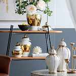 Ваза белая с крышкой и золотистыми фрагментами Chinoiserie Ceramics варинант исполнения - 3 | Loft Concept в Костроме