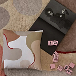 Подушка декоративная хлопковая бежевого цвета с абстрактным принтом Elysian Flow Sand варинант исполнения - 5 | Loft Concept в Костроме