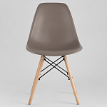 Пластиковый стул на ножках из массива бука Eames Cappuccino варинант исполнения - 3 | Loft Concept в Костроме
