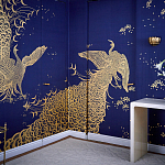 Обои ручная роспись в стиле Арт-деко Whistler Peacocks Colourway SC-100 on Empire Blue dyed silk варинант исполнения - 2 | Loft Concept в Костроме