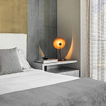 Настольная лампа с круглым деревянным отражателем и черным цилиндрическим плафоном Accord Lighting варинант исполнения - 7 | Loft Concept в Костроме