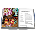 Лимитированная большая подарочная книга Valentino: At the Emperor