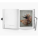 Подарочное издание про феминизм в моде Марии Грации Кьюри Her Dior Maria Grazia Chiuris New Voice варинант исполнения - 3 | Loft Concept в Костроме