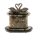 Часы настольные из натурального камня с декором в виде двух лебедей Swans Stone Clock варинант исполнения - 3 | Loft Concept в Костроме