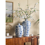 Ваза фарфоровая с узким горлышком и синими цветочными мотивами Independence варинант исполнения - 6 | Loft Concept в Костроме