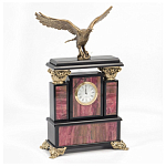 Часы настольные из родонита и бронзы с декором в виде орла Eagle Stone Clock варинант исполнения - 2 | Loft Concept в Костроме