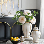 Ваза белая с крышкой и золотистыми вертикальными полосками Chinoiserie Ceramics варинант исполнения - 2 | Loft Concept в Костроме