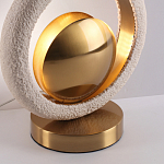 Настольная лампа с бежевым текстурным кольцом и латунным шаром в центре Tactile   варинант исполнения - 8 | Loft Concept в Костроме