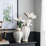 Ваза белая с крышкой и золотистыми вертикальными полосками Chinoiserie Ceramics варинант исполнения - 1 | Loft Concept в Костроме