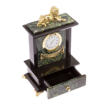 Часы настольные с декором в виде льва из натурального камня Нефрит Lion Stone Clock варинант исполнения - 3 | Loft Concept в Костроме