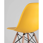 Пластиковый стул на ножках из массива бука Eames Yellow варинант исполнения - 3 | Loft Concept в Костроме