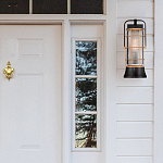 Настенный фонарь цилиндрической формы с рифленым стеклом в золотом каркасе на черном прямоугольном основании Eurofase варинант исполнения - 7 | Loft Concept в Костроме