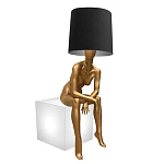 Лампа MANNEQUIN LAMP с абажуром девушка на кресле варинант исполнения - 3 | Loft Concept в Костроме