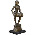 Декоративная статуэтка из латуни Dancing Woman with Mridangam варинант исполнения - 2 | Loft Concept в Костроме