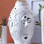 Ваза с декоративными лицами и графическими элементами в виде сердец и символов Faces of Imagination варинант исполнения - 7 | Loft Concept в Костроме