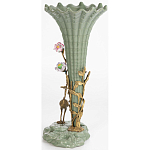 Ваза зеленая фарфоровая с волнистым краем с бронзовой фигуркой журавля Eden Garden  варинант исполнения - 2 | Loft Concept в Костроме