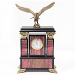Часы настольные из родонита и бронзы с декором в виде орла Eagle Stone Clock варинант исполнения - 1 | Loft Concept в Костроме