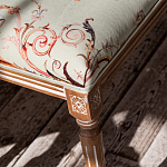 Банкетка из массива бука светло-зеленая с растительным орнаментом Raffael Angel Floral Banquette варинант исполнения - 2 | Loft Concept в Костроме